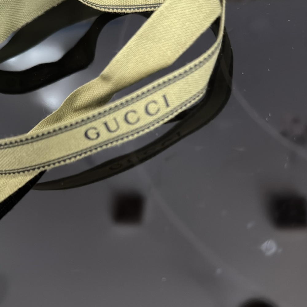 Authentic Gucci Ribbon - Picture 2 of 4